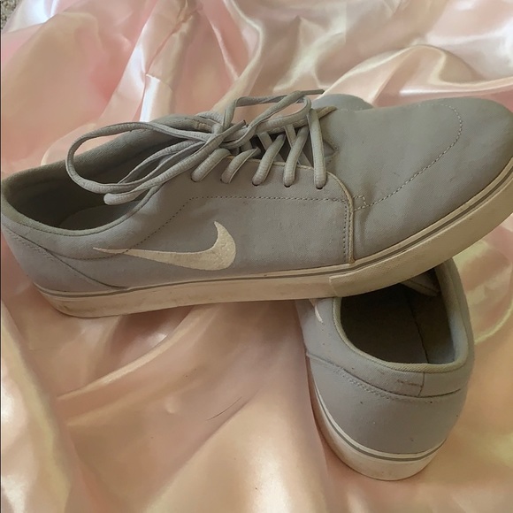 Men’s Nike - Picture 3 of 3